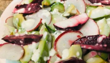 سلطة الأفوكادو والفجل لإنقاص الوزن