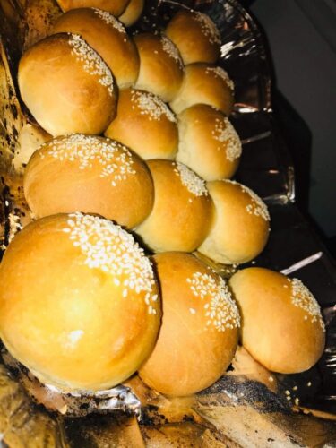 خبز البرجر مع دمدومي